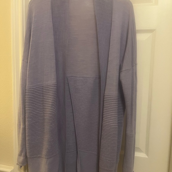 Women's Lululemon Lavender Sweater - Picture 1 of 3
